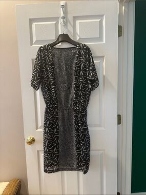 Black & White Patterned Women’s Dress